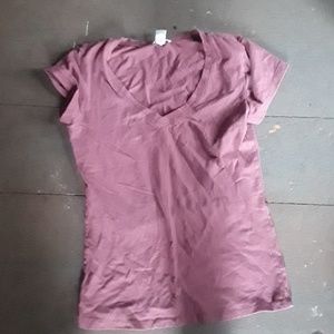 Plain v neck tee